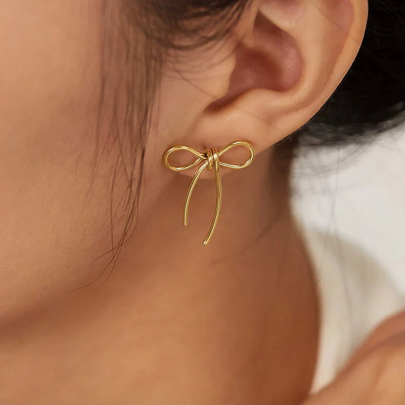 Tarini Bow Earring
