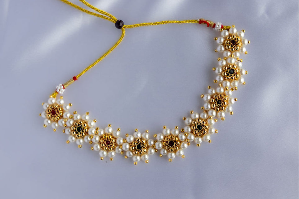Tarini Moti Chokar Necklace With Earrings