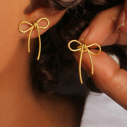 Tarini Bow Earring