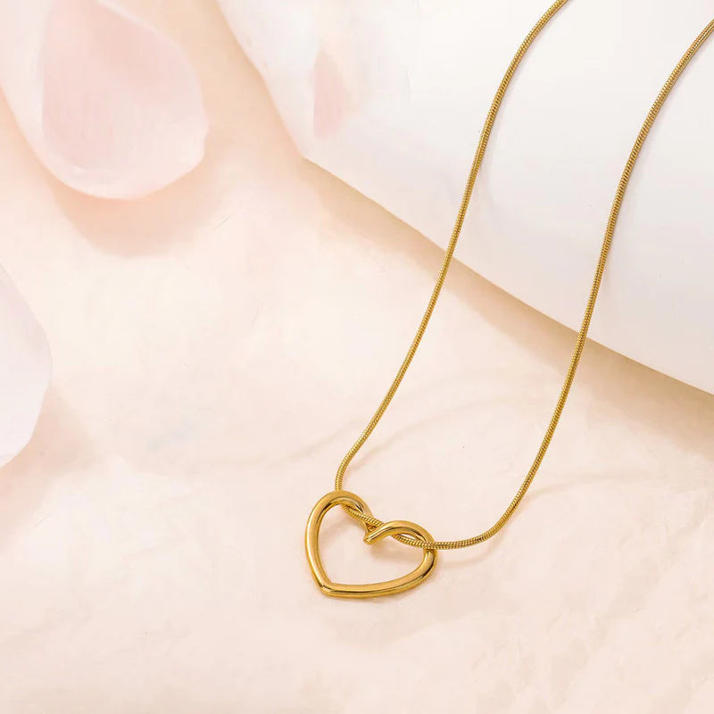 Tarini Ring Heart Necklace
