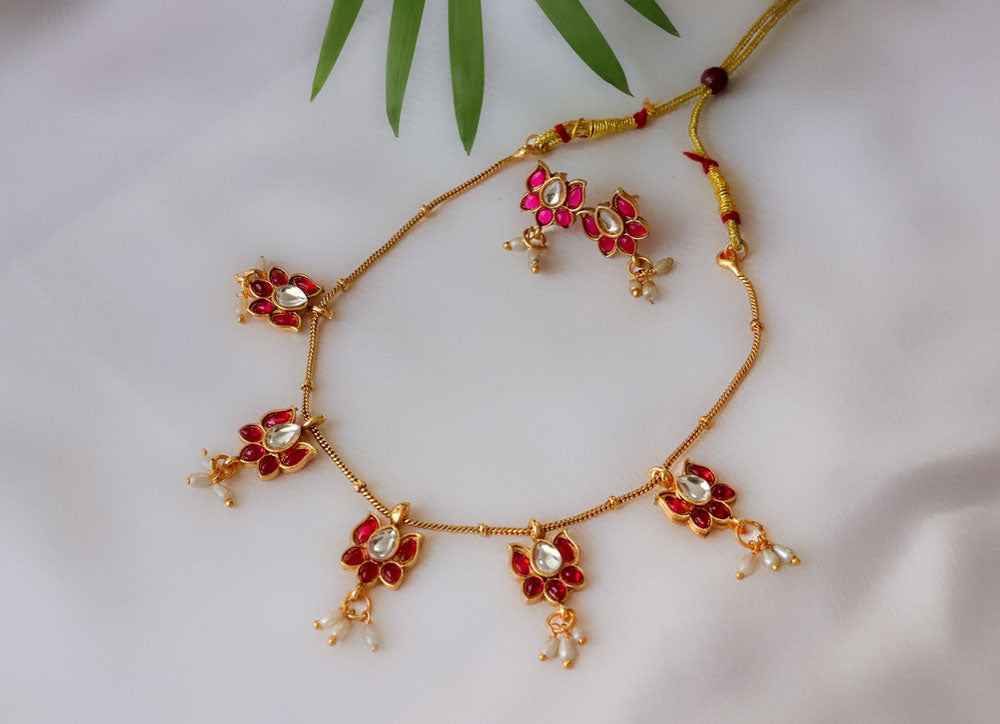 Tarini Kundan Style Light Necklace