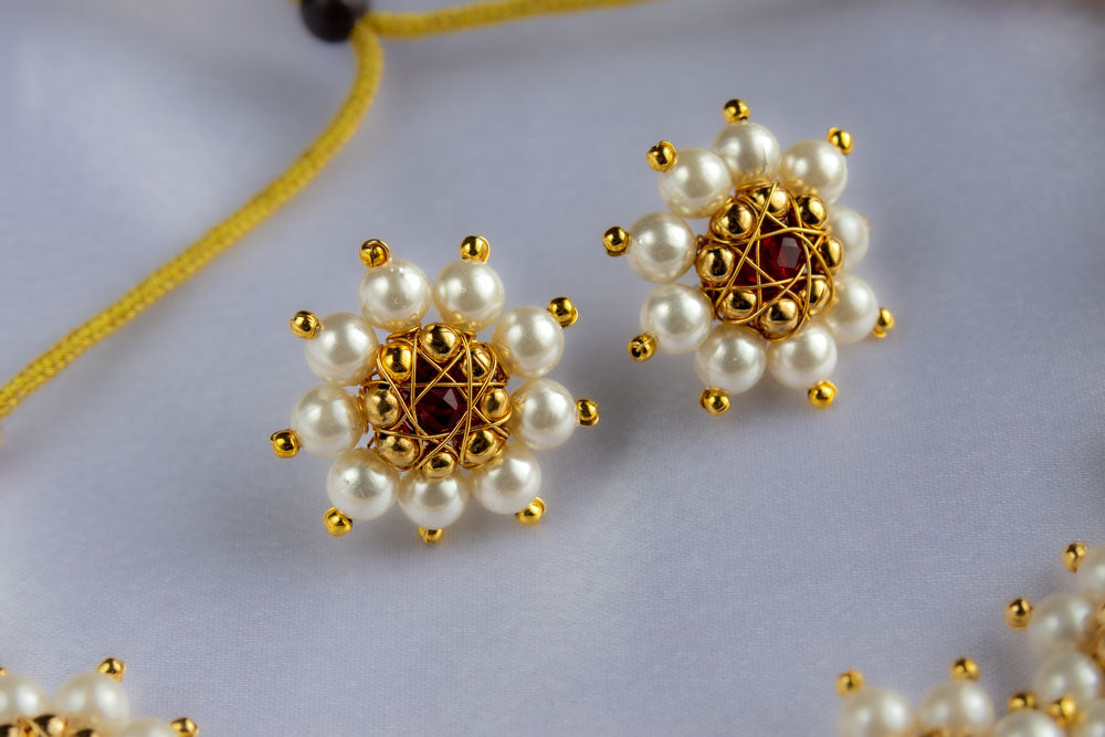 Tarini Moti Chokar Necklace With Earrings